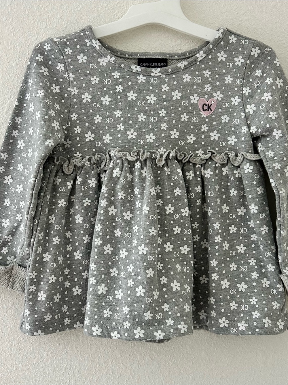 Calvin Klein Girls Gray Long Sleeve Logo Top Size 3T